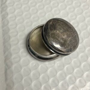 Antique 1918 FRG English Sterling Silver Powder / Snuff / Pill Case with lid